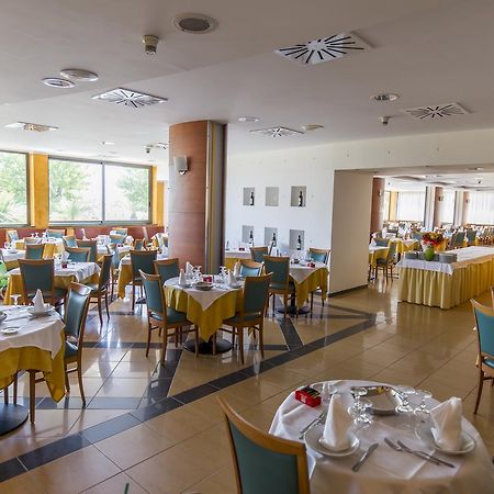 Hotel Atlas Alba Adriatica Exteriér fotografie
