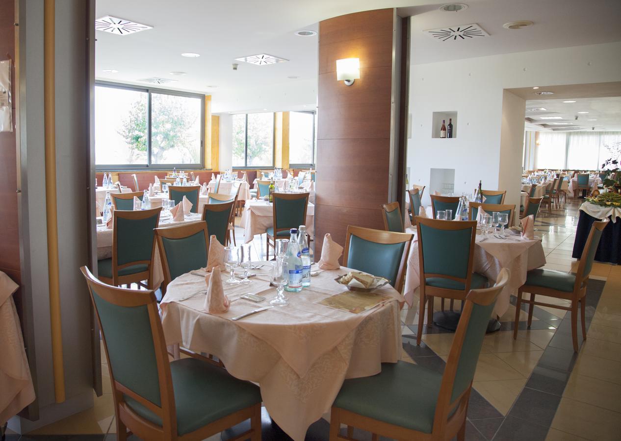 Hotel Atlas Alba Adriatica Exteriér fotografie