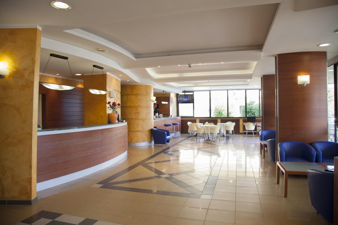 Hotel Atlas Alba Adriatica Exteriér fotografie
