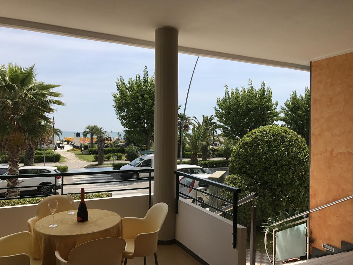 Hotel Atlas Alba Adriatica Exteriér fotografie