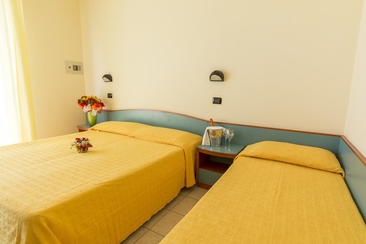 Hotel Atlas Alba Adriatica Exteriér fotografie