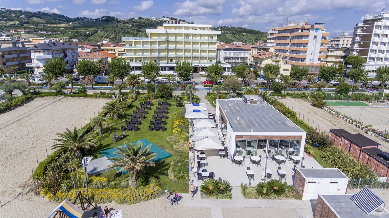 Hotel Atlas Alba Adriatica Exteriér fotografie