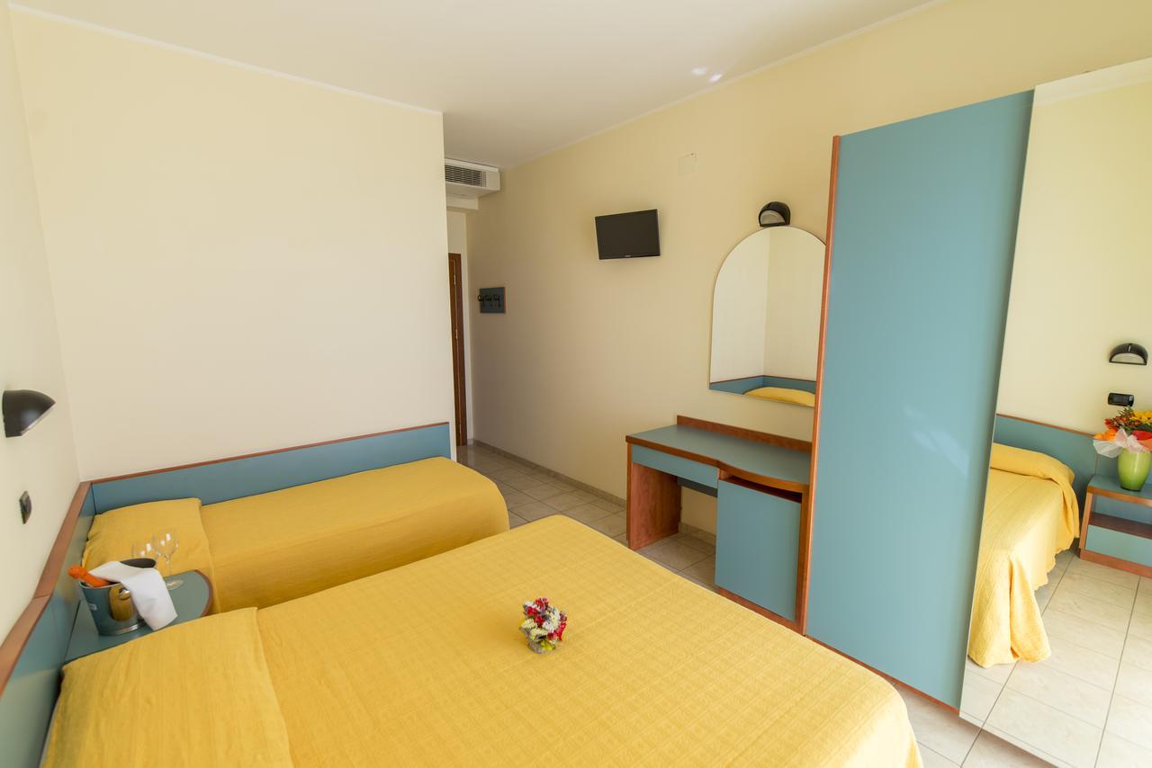 Hotel Atlas Alba Adriatica Exteriér fotografie