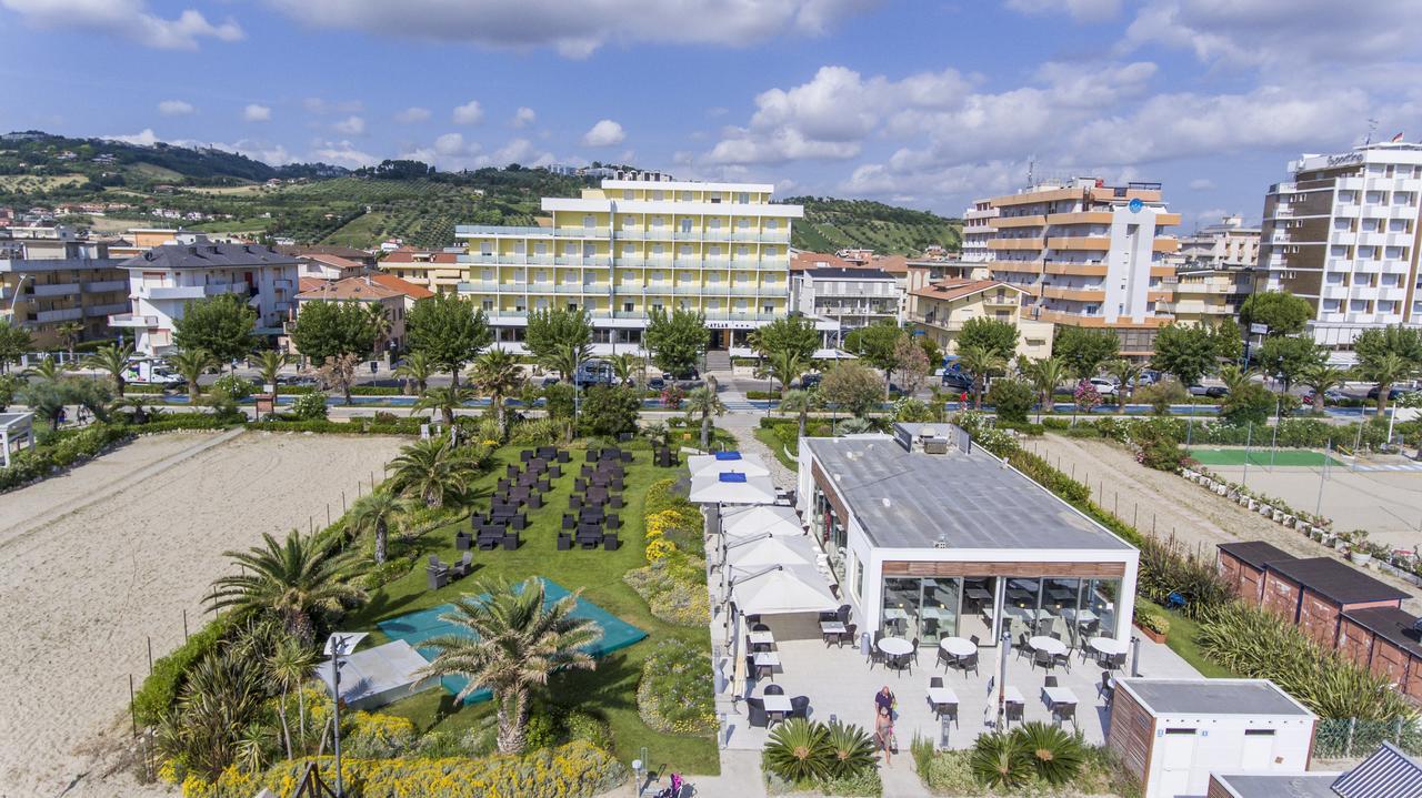 Hotel Atlas Alba Adriatica Exteriér fotografie