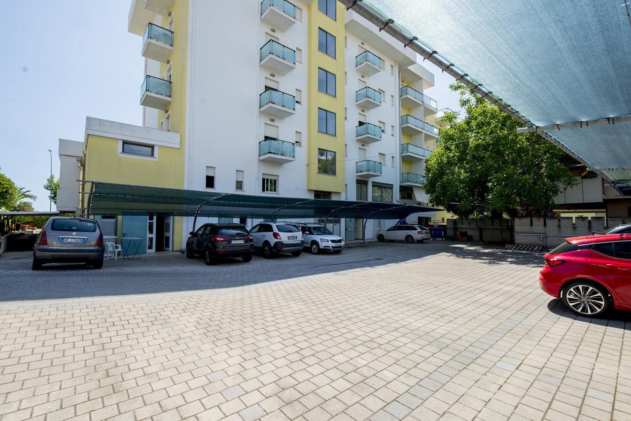 Hotel Atlas Alba Adriatica Exteriér fotografie