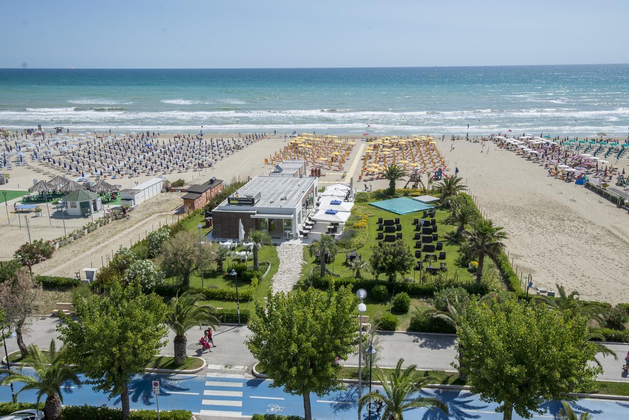 Hotel Atlas Alba Adriatica Exteriér fotografie